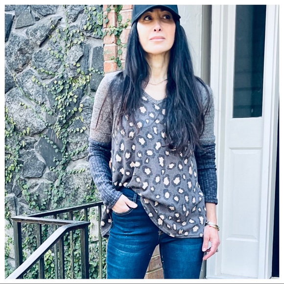 ✨LAST ONE✨V neck leopard print tunic top - Picture 8 of 8